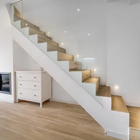 Apartment Bright Duplex With Pool Access *