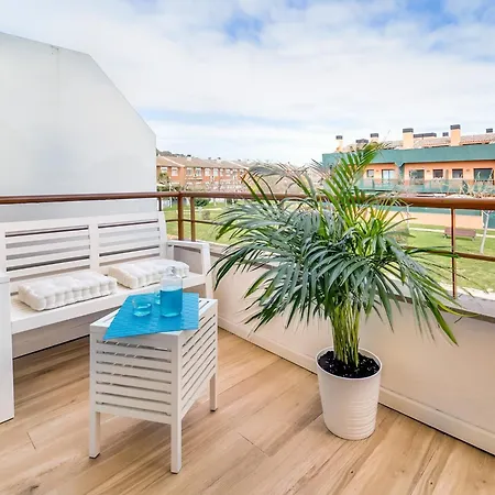 Bright Duplex With Pool Access Apartment *